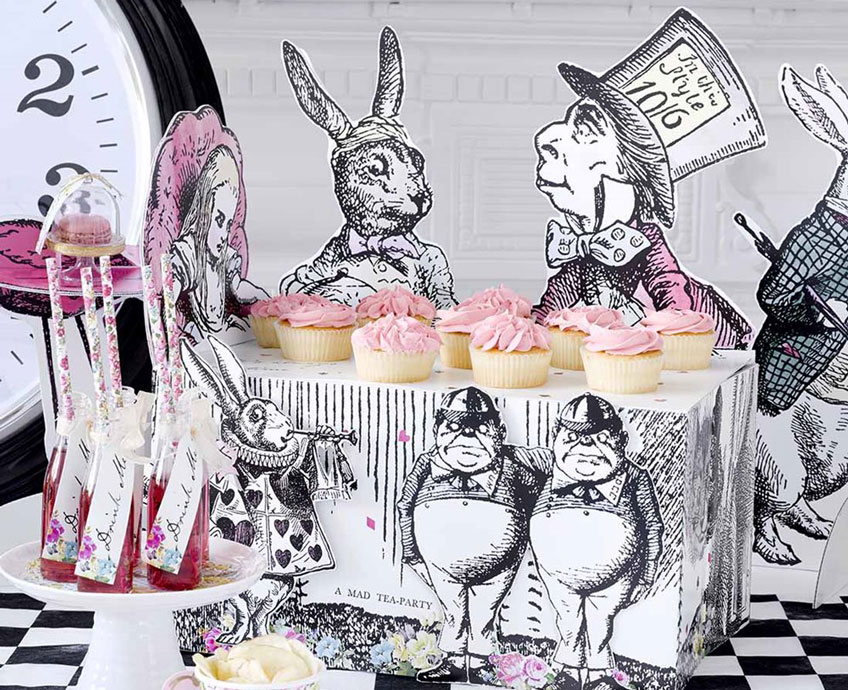 Trinkt doch Tee mit Alice und ihren Freunden aus dem Wunderland Trinkt doch Tee mit Alice und ihren Freunden aus dem Wunderland