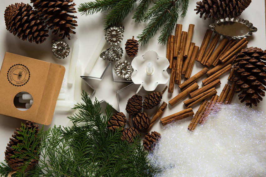 Weihnachts-Ausstecher sind gut zum Backen und zum Basteln (c) Joanna Kosinska in Unsplash Weihnachts-Ausstecher sind gut zum Backen und zum Basteln (c) Joanna Kosinska in Unsplash