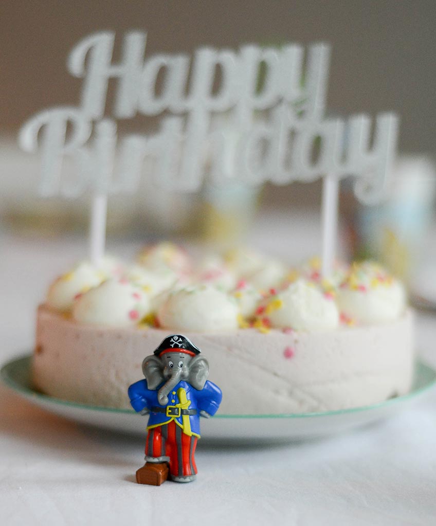 Mit Benjamin Blümchen lässt sich ein fröhlicher Geburtstag feiern. Mit Benjamin Blümchen lässt sich ein fröhlicher Geburtstag feiern.