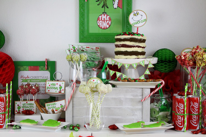 Sweet Table mit Motto: Gestohlene Weihnachtsleckereien und grinch-ige Candy Bar Dekoration Sweet Table mit Motto: Gestohlene Weihnachtsleckereien und grinch-ige Candy Bar Dekoration