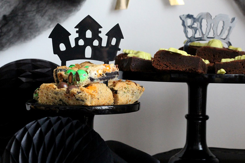 Kuchengeflüster für Geisterhausfans - gespenstisch coole Cake Topper fürs Halloween Buffet Kuchengeflüster für Geisterhausfans - gespenstisch coole Cake Topper fürs Halloween Buffet