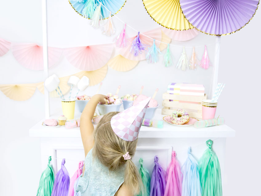 Süße Idee zum Kindergeburtstag - Eisparty mit Deko in Pastell