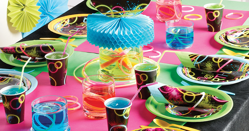 Nicht nur in den 90gern beliebt - coole Neon-Partydeko in schrillen Farben Nicht nur in den 90gern beliebt - coole Neon-Partydeko in schrillen Farben