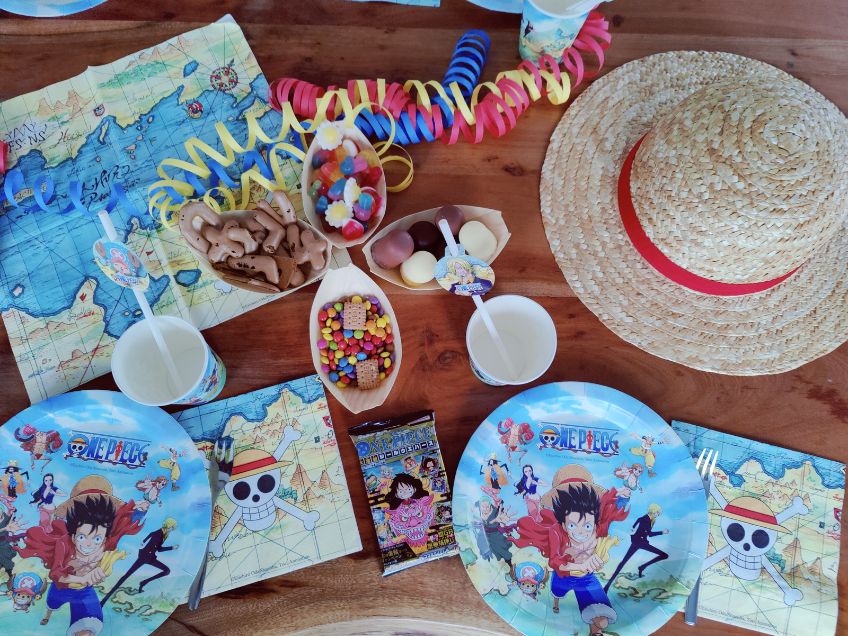 One Piece Motive, Schatzkarte und Strohhut - erwecke den Anime auf der Geburtstagsparty zum Leben One Piece Motive, Schatzkarte und Strohhut - erwecke den Anime auf der Geburtstagsparty zum Leben