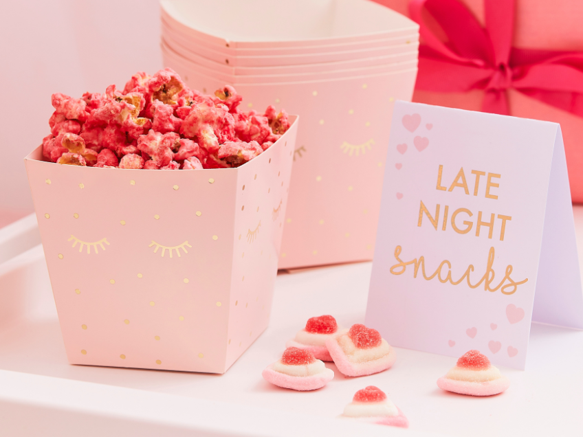 Moderne Snackboxen für die Beauty Party oder Movie Night Moderne Snackboxen für die Beauty Party oder Movie Night