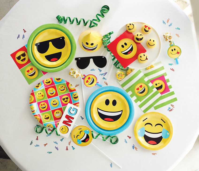 Mit der Emoji-Deko wird eure Feier auf jeden Fall weniger förmlich und eher lässig Mit der Emoji-Deko wird eure Feier auf jeden Fall weniger förmlich und eher lässig