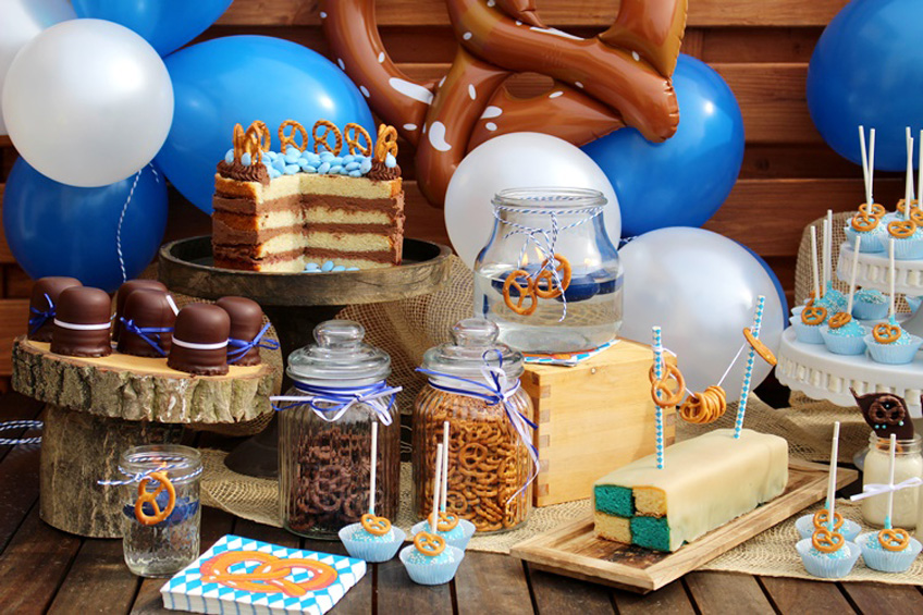 Schmankerl auf dem Oktoberfest Sweet Table (c) Mareike Winter - Biskuitwerkstatt Schmankerl auf dem Oktoberfest Sweet Table (c) Mareike Winter - Biskuitwerkstatt