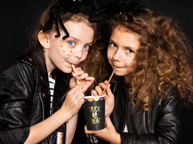 Trick or Treat - die schönen schwarzen Becher garantieren Halloween-Flair Trick or Treat - die schönen schwarzen Becher garantieren Halloween-Flair