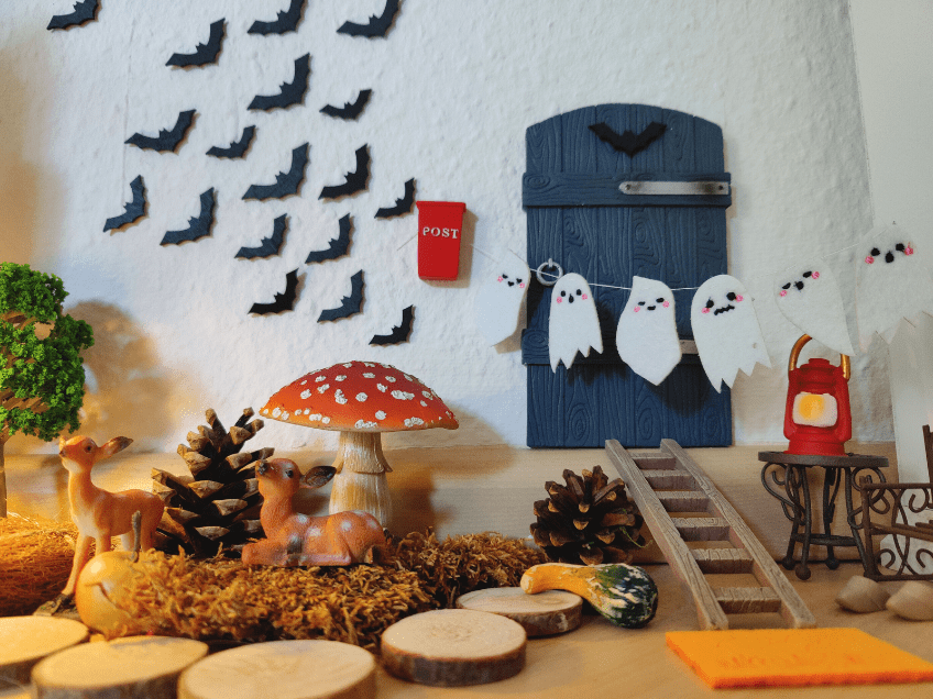 Halloween vor der Wichteltür - auch herbstliches Zubehör passt toll in den Look Halloween vor der Wichteltür - auch herbstliches Zubehör passt toll in den Look