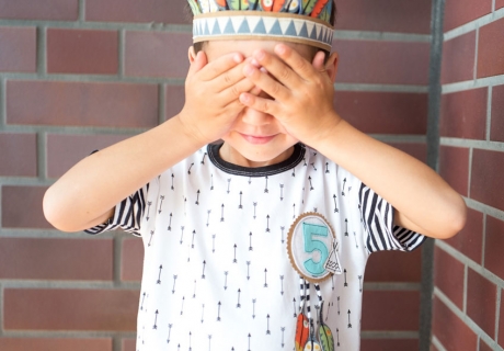 Feier einen Mottogeburtstag mit Indianer-Spielen und toller Deko (c) juliaweisshome