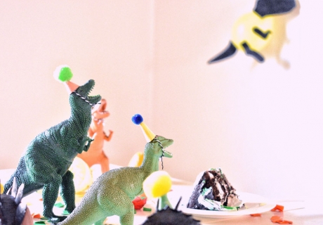 Mit Deko, Geschenken und Kreativität tröstet du über den ausfallenden Kindergeburtstag hinweg (c) Joyce Adams